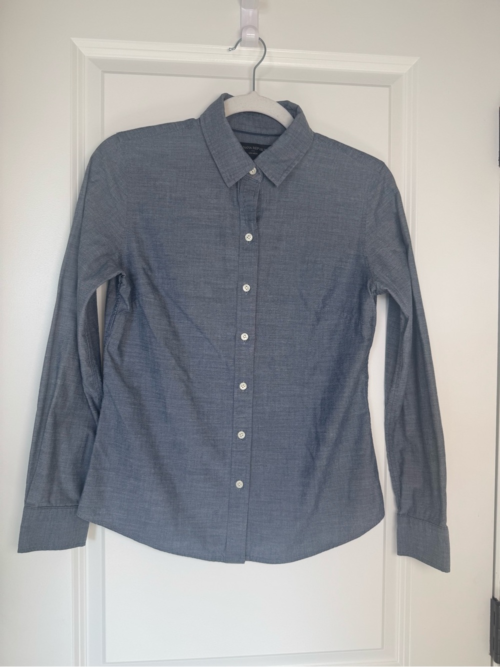 Banana Republic Women’s Petite Blue Button Down Shirt